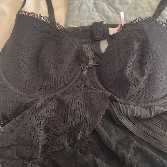 Victoria’s Secret black lingerie size 36C - Picture 4 of 5